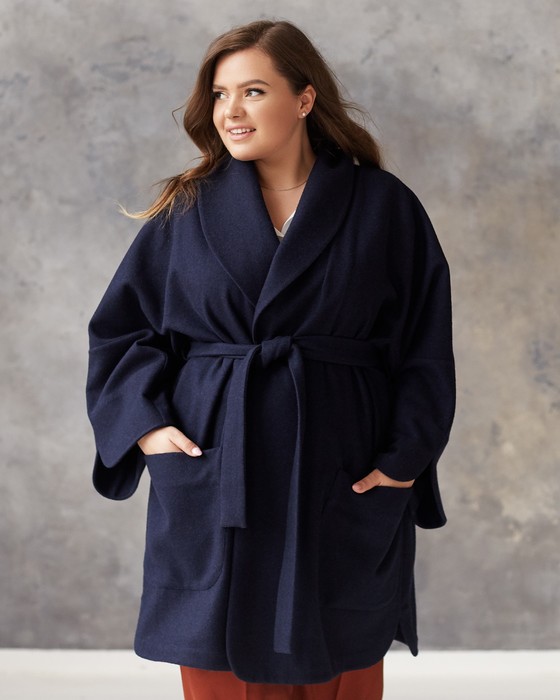 Пальто-кимоно укороченное с накладными карманами